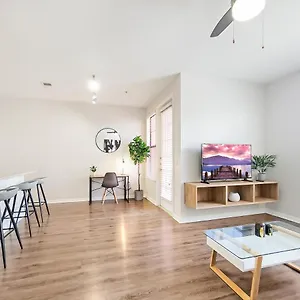 https://luxe-apartment-perfect-for-long-stays.hotelstampa.org